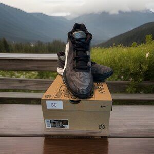 NIB Nike Kyrie 8  Black/Mercury‎ Grey-White Mens Size 11 DJ6017-001 Father’s Day